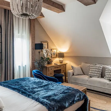 The Herbalist (adults Only) * Tihany