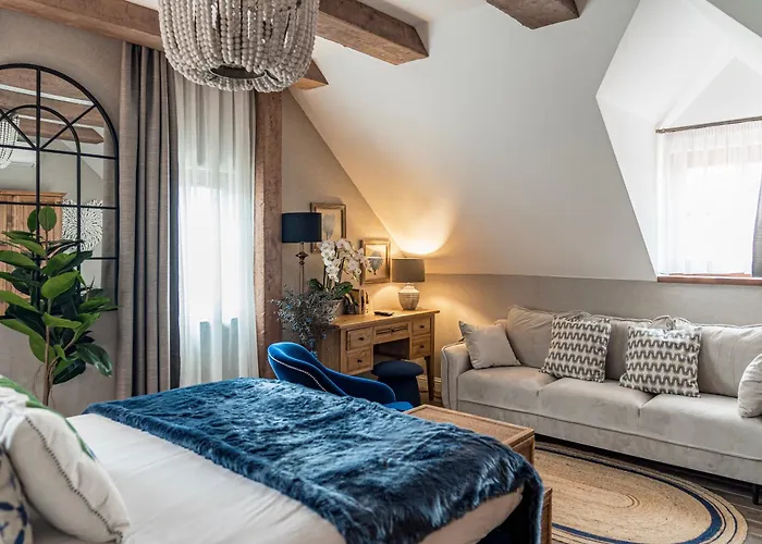 The Herbalist (adults Only) * Tihany