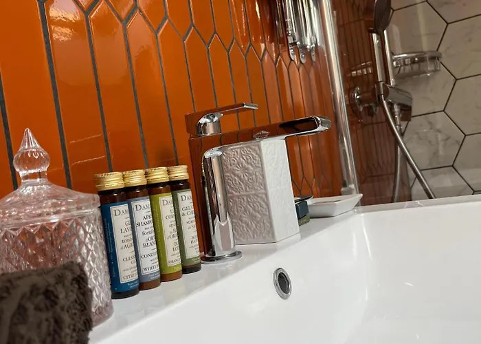 The Herbalist (adults Only) * Tihany